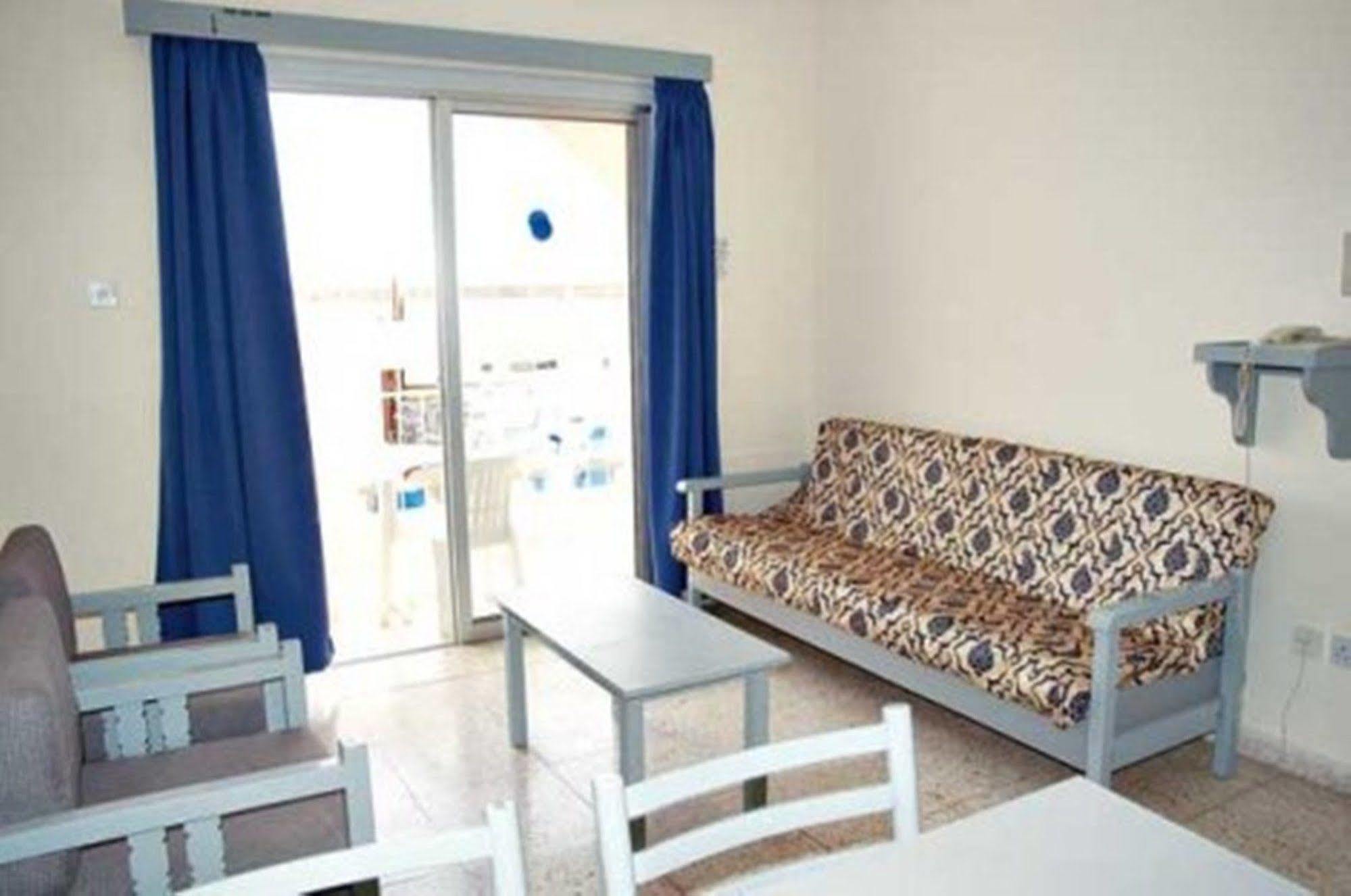Efi Hotel Apts Ayia Napa Ngoại thất bức ảnh